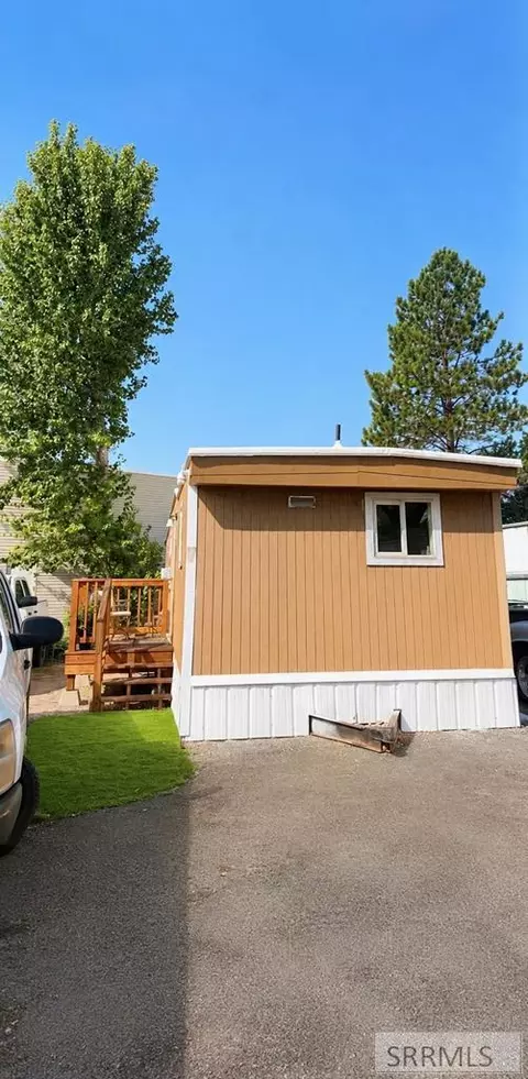 3570 S Yellowstone Hwy, Idaho Falls, ID 83402