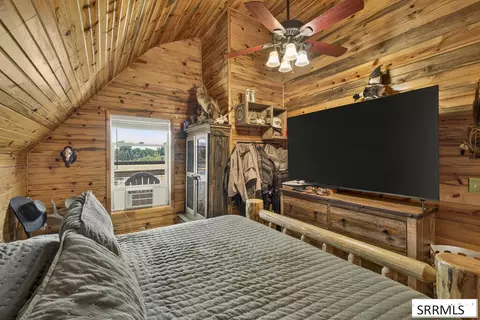 Bedroom - 4236 Summit Dr, Mackay, ID 83251 photo 6 of 7