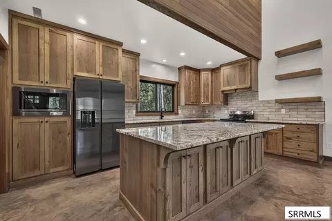 Kitchen - 1527 Shadow Run, Ashton, ID 83420 photo 2 of 2