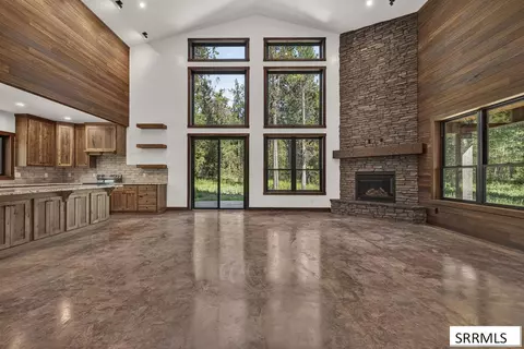 Living - 1527 Shadow Run, Ashton, ID 83420 photo 3 of 6