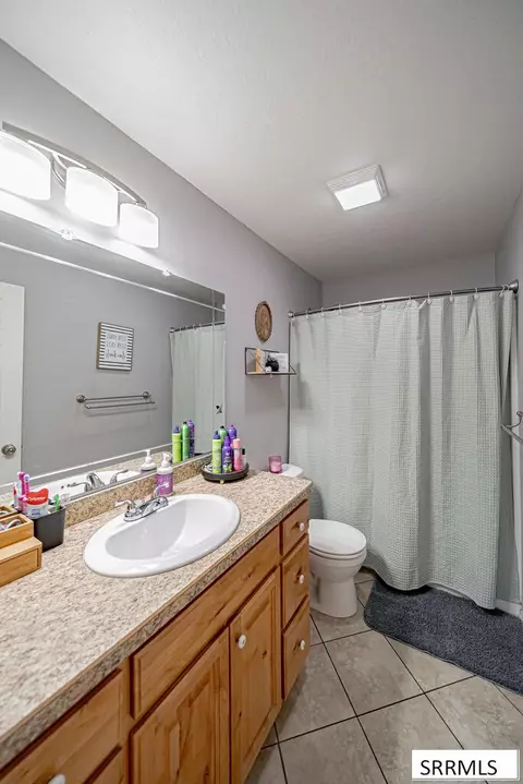 Bath - 3893 E Ash Ln, Rigby, ID 83442 photo 4 of 4