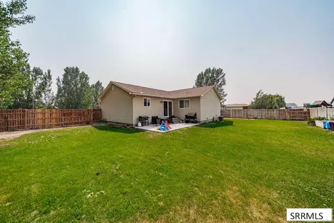 Exterior - 3893 E Ash Ln, Rigby, ID 83442 photo 6 of 8