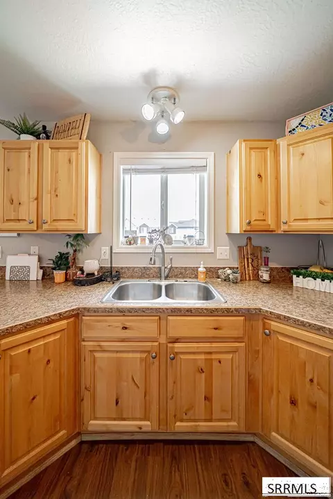 Kitchen - 3893 E Ash Ln, Rigby, ID 83442 photo 3 of 6