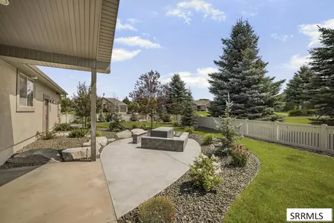 Exterior - 5970 Pheasant Dr, Ammon, ID 83401 photo 6 of 8