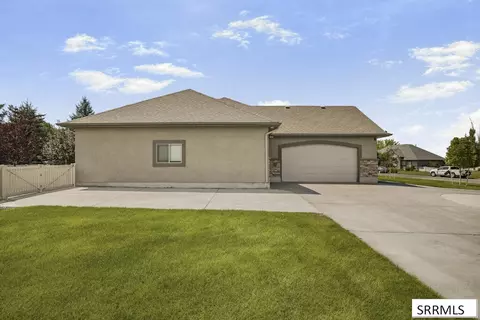 Exterior - 5970 Pheasant Dr, Ammon, ID 83401 photo 4 of 8
