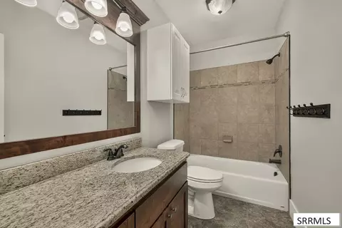 Bath - 5970 Pheasant Dr, Ammon, ID 83401 photo 5 of 5