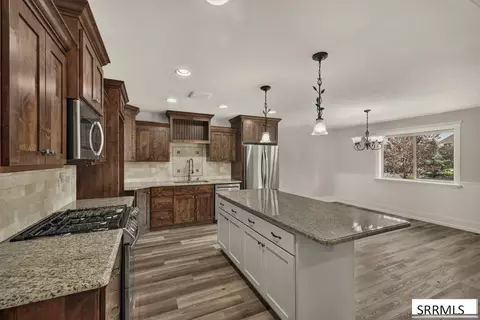 Kitchen - 5970 Pheasant Dr, Ammon, ID 83401 photo 2 of 3