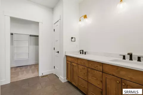 Bath - 32 N Hemlock Ln, Rigby, ID 83442 photo 3 of 10