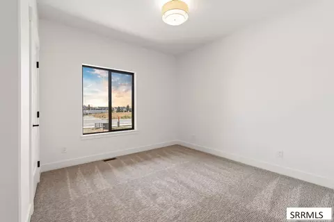Bedroom - 32 N Hemlock Ln, Rigby, ID 83442 photo 5 of 6