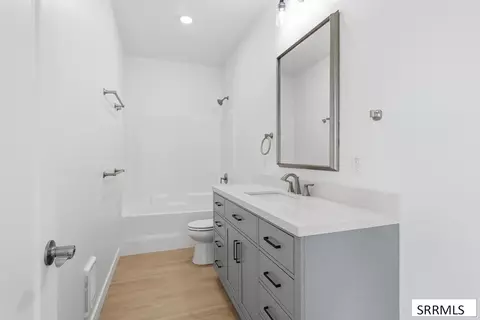 Bath - 101 103 Everly St, Salmon, ID 83467 photo 1 of 3