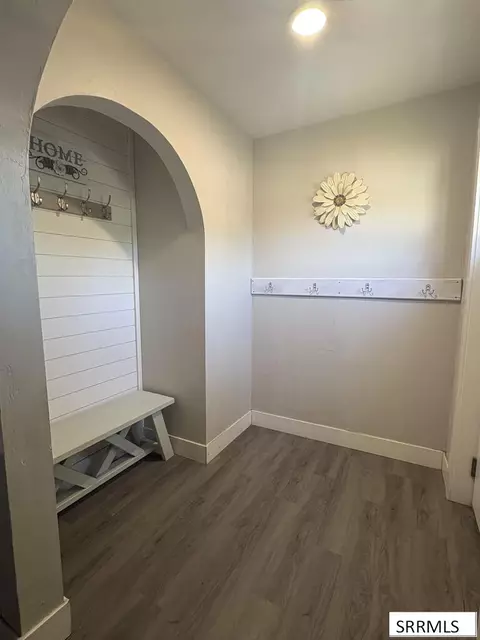 Entry Way - 650 S 3rd E, Saint Anthony, ID 83445 photo 1 of 2