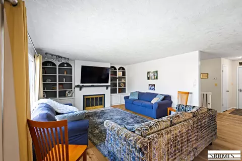 Living - 230 Apache, Rexburg, ID 83440 photo 2 of 3