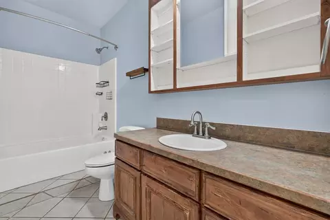 Bath - 4821 E 150 N, Rigby, ID 83442 photo 1 of 5