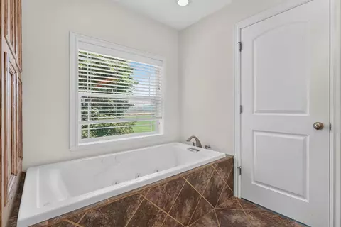 Bath - 4821 E 150 N, Rigby, ID 83442 photo 4 of 5