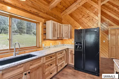 Kitchen - 5 Delaney Ln, North Fork, ID 83466 photo 7 of 8