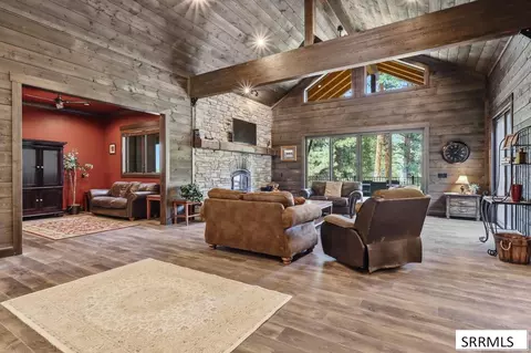 Living - 5 Delaney Ln, North Fork, ID 83466 photo 1 of 2