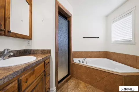 Bath - 493 N 4th W, Rigby, ID 83442 photo 1 of 5