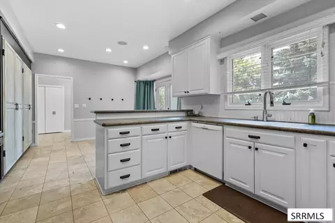 Kitchen - 320 Yale Ave, Rexburg, ID 83440 photo 3 of 4
