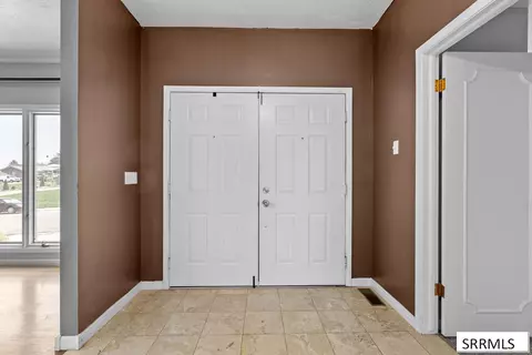 Entry Way - 320 Yale Ave, Rexburg, ID 83440 photo 1 of 7