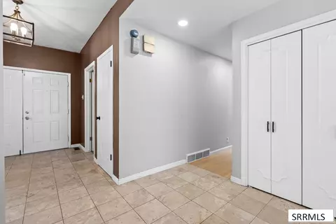 Entry Way - 320 Yale Ave, Rexburg, ID 83440 photo 4 of 7