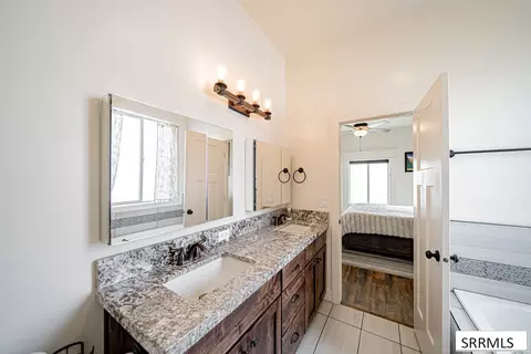 Bath - 5100 E Nelson Dr, Iona, ID 83427 photo 5 of 11