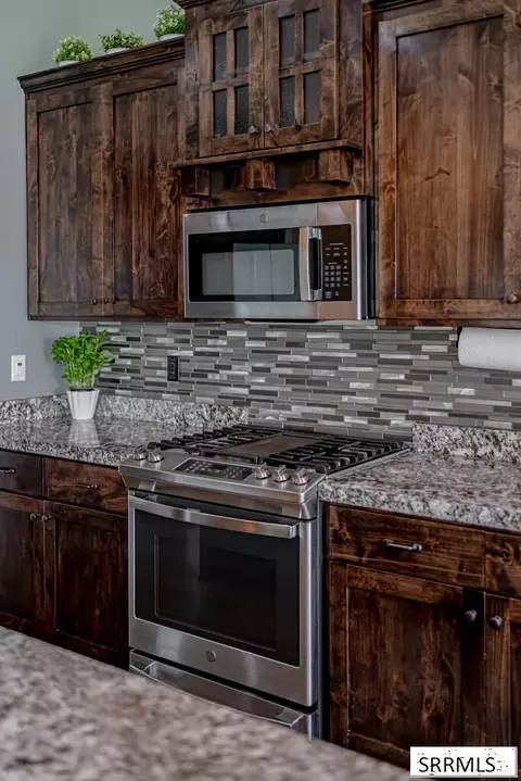 Kitchen - 5100 E Nelson Dr, Iona, ID 83427 photo 11 of 11