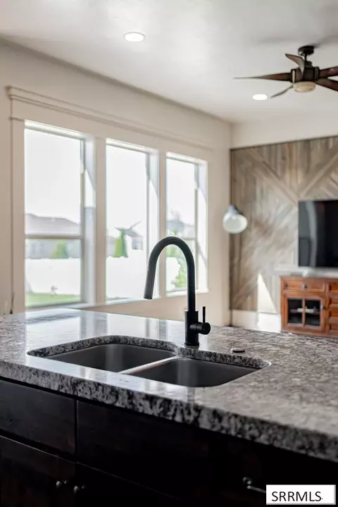 Kitchen - 5100 E Nelson Dr, Iona, ID 83427 photo 9 of 11