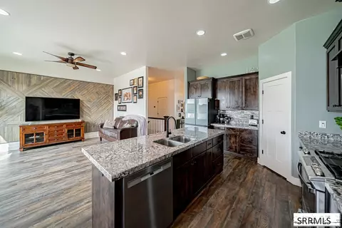 Kitchen - 5100 E Nelson Dr, Iona, ID 83427 photo 5 of 11