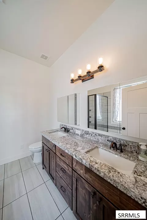 Bath - 5100 E Nelson Dr, Iona, ID 83427 photo 2 of 11