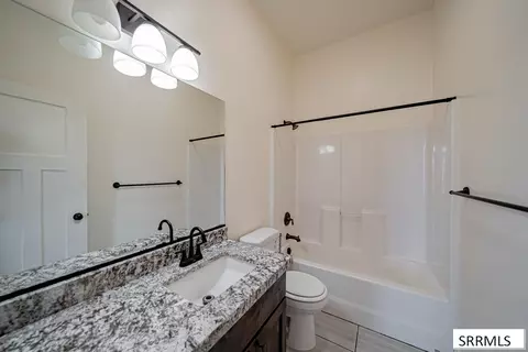 Bath - 5100 E Nelson Dr, Iona, ID 83427 photo 9 of 11