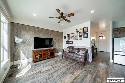Living - 5100 E Nelson Dr, Iona, ID 83427 photo 2 of 4
