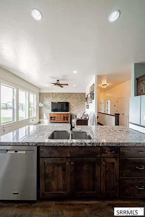 Kitchen - 5100 E Nelson Dr, Iona, ID 83427 photo 6 of 11