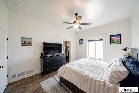 Bedroom - 5100 E Nelson Dr, Iona, ID 83427 photo 3 of 12