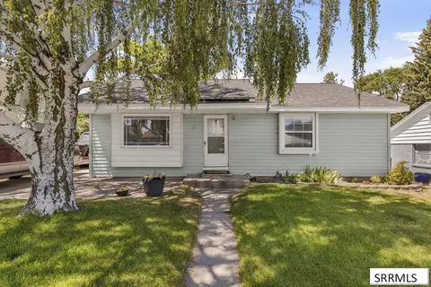 121 Mountain Dr, Pocatello, ID 83204