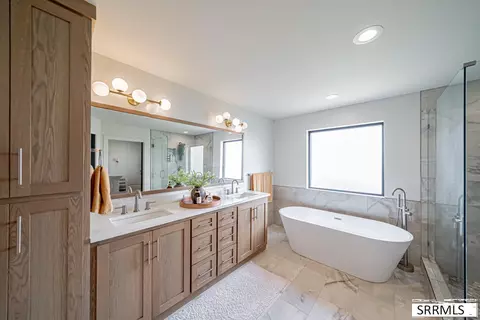 Bath - 4034 E 537 N, Rigby, ID 83442 photo 2 of 2