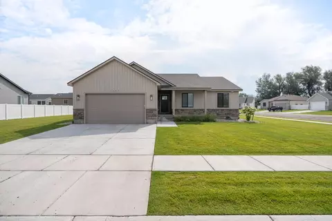 3187 Riata Ln, Ammon, ID 83406