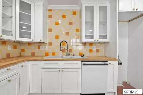 Kitchen - 3953 E 460 N, Rigby, ID 83442 photo 9 of 10
