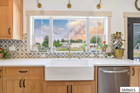Kitchen - 3953 E 460 N, Rigby, ID 83442 photo 6 of 10