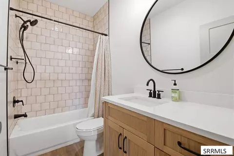 Bath - 3953 E 460 N, Rigby, ID 83442 photo 1 of 6