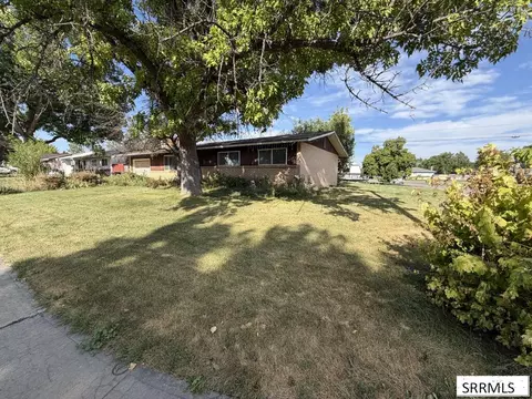 676 Davidson Dr, Idaho Falls, ID 83401