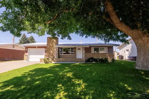 825 Sykes Dr, Idaho Falls, ID 83401