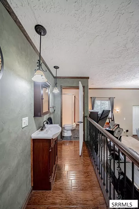 Bath - 4055 E 356 N, Rigby, ID 83442 photo 1 of 5
