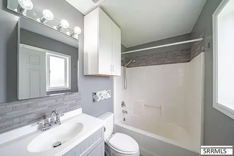 Bath - 191 N 3990 E, Rigby, ID 83442 photo 1 of 8