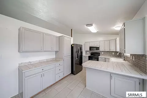 Kitchen - 191 N 3990 E, Rigby, ID 83442 photo 3 of 7