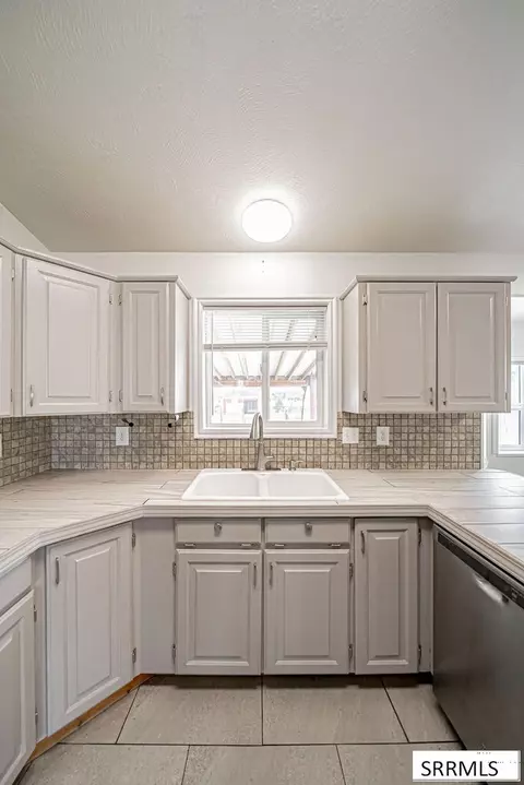Kitchen - 191 N 3990 E, Rigby, ID 83442 photo 7 of 7