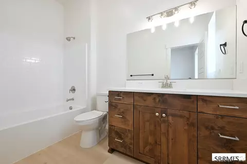 Bath - 3043 Elixir Rd, Ammon, ID 83406 photo 1 of 2
