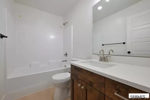 Bath - 3043 Elixir Rd, Ammon, ID 83406 photo 2 of 2
