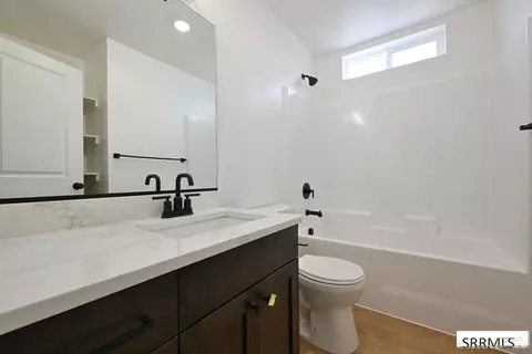 Bath - 3059 Elixir Rd, Ammon, ID 83406 photo 2 of 2