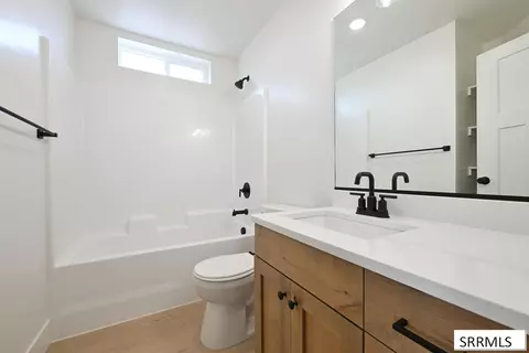 Bath - 3073 Elixir Rd, Ammon, ID 83406 photo 3 of 3
