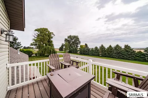 Exterior - 402 S 1100 W, Pingree, ID 83262 photo 6 of 19